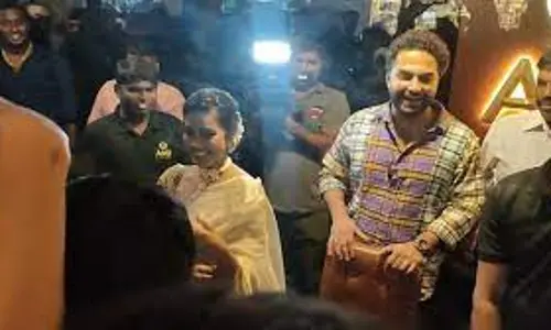 Vishwak Sen and Nivetha Pethuraj Sell Das Ka Dhamki Tickets at AMB Cinemas