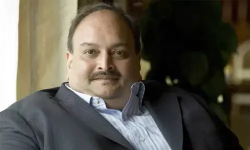 Centre trying to save Choksi, alleges AAP