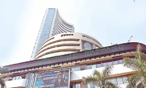 Banking stocks buoy mkts on renewed optimism