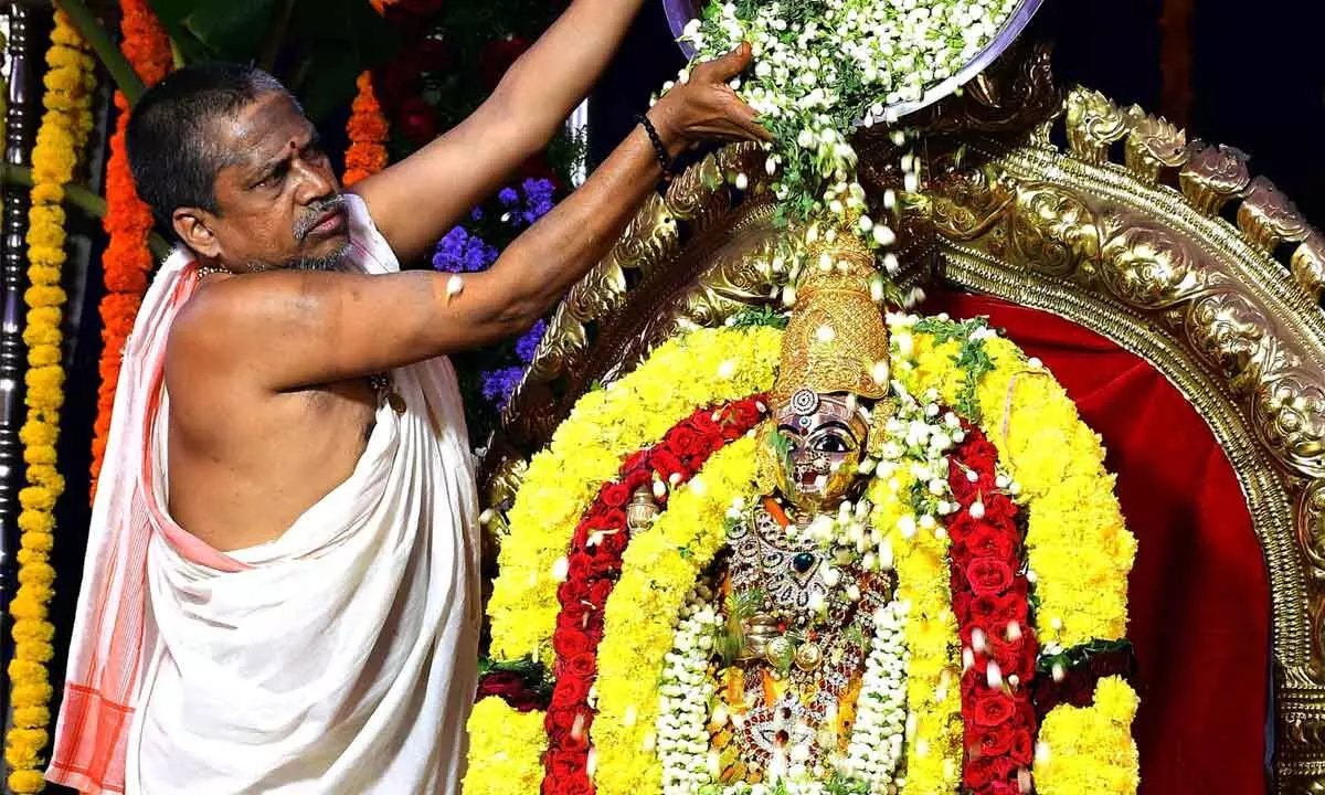 Devotees throng Durga temple