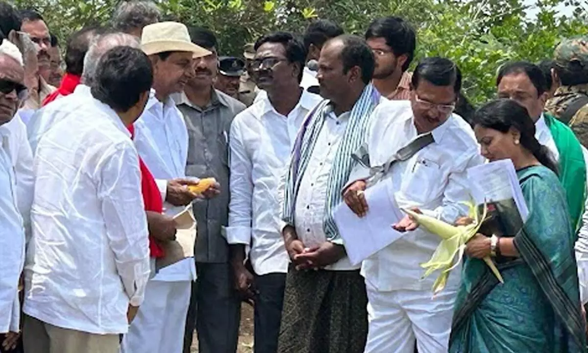 CM KCR arrived in Bonakal In Khammam