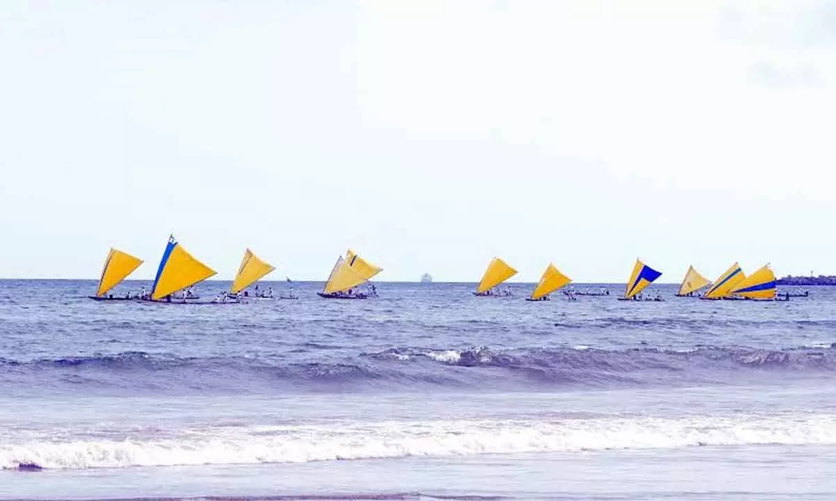 Boat race, kite festival sum up festive mood