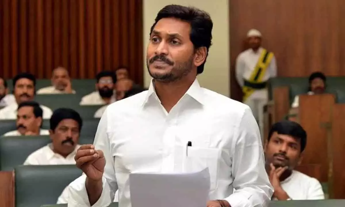 CM alleges graft by Naidu in capital construction