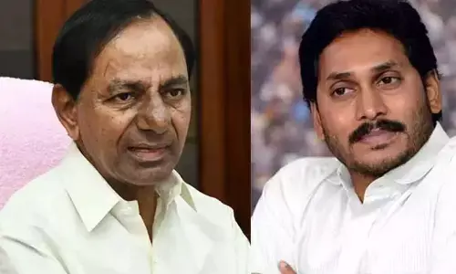 Chief Ministers of Telugu states greet people on beginning of Ramzan