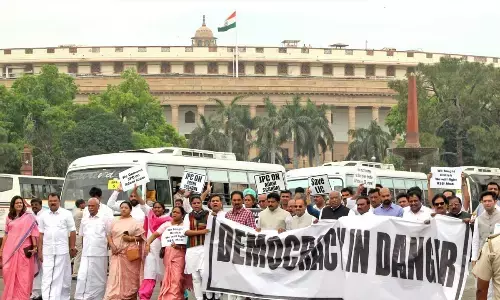 40 MPs detained by police at Vijay Chowk released