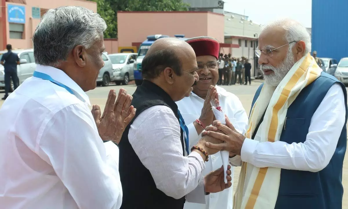 PM arrives in Karnataka; inaugurates hospital, to dedicate Metro line in Bengaluru