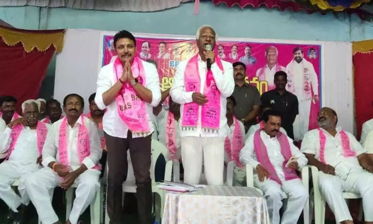 Work collectively to strengthen BRS: Srihari