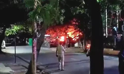 Security guard charred to death in fire accident at king Koti in Hyderabad
