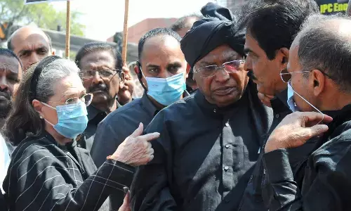 Congress MPs to take out torchlight protest march from Red Fort