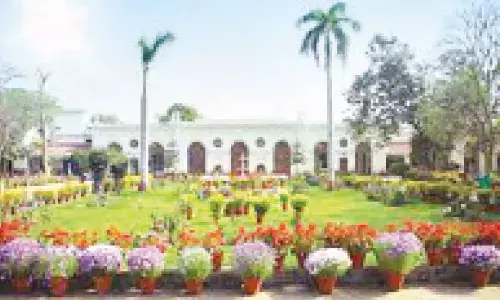 New Delhi: DCW issues notice to police, IP College