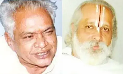 Noted Commentator Usha Sri and STG Sreemannarayanacharyulu, Commentator, AIR