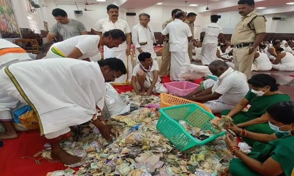 Yadadri temple gets `1.23cr hundi revenue