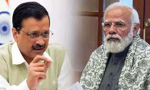 New Delhi: Kejriwal steps up attack on Modi over degree issue