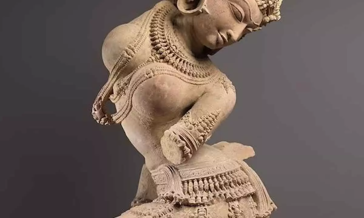 US to return 15 smuggled sculptures to India