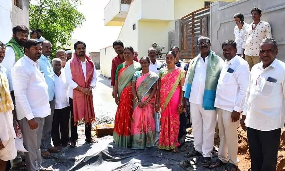 ZPTC P Avinash Reddy announces `70 lakh for Keshavguda Panchayat