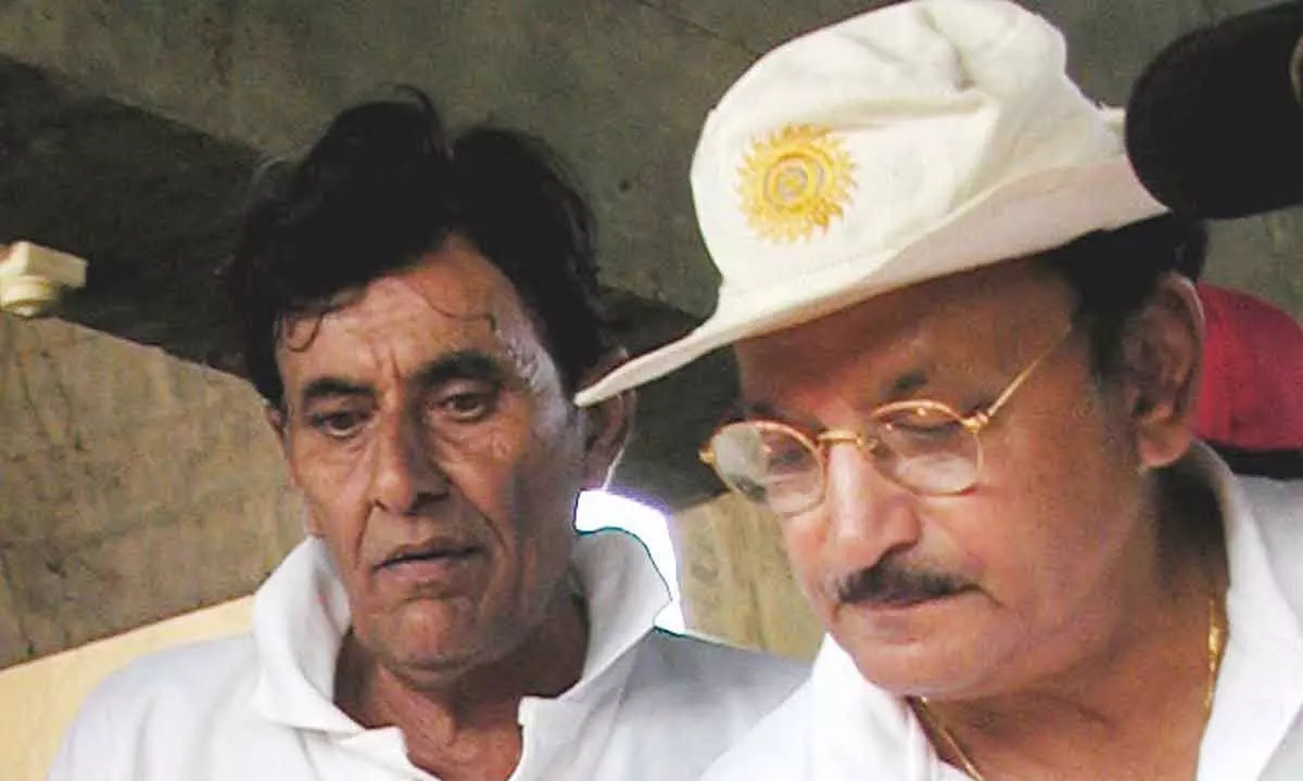 Salim Durani passes away