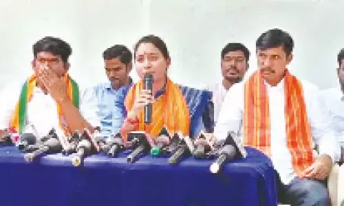 Jagtial: Boga Shravani challenges MLA to debate