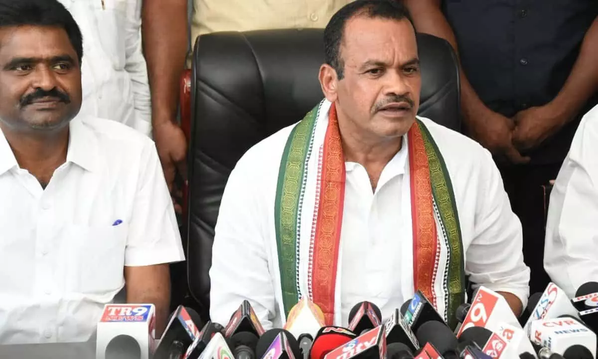 Komatireddy Venkat Reddy denies speculations on party switching, says he is congressman