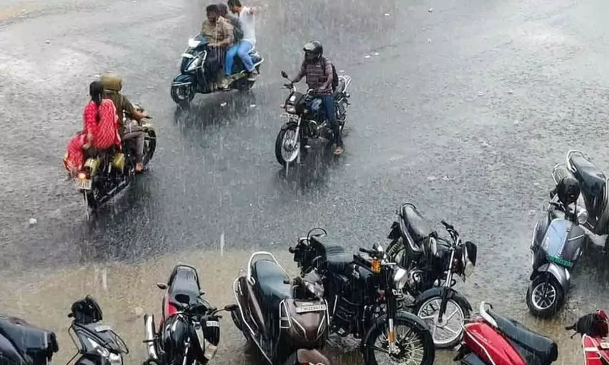 Heavy rain lashes Hyderabad City, meteorological dept. forecasts rain ahead