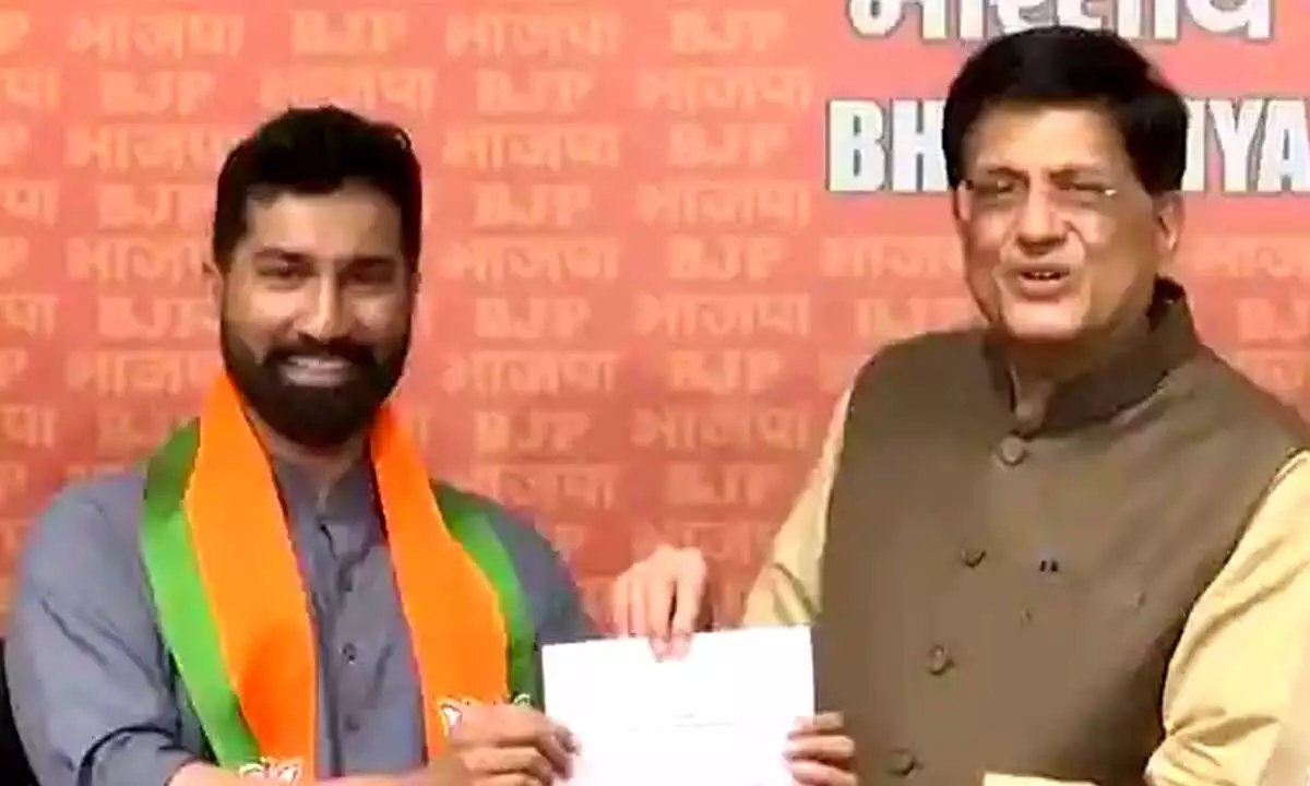 Anil Antony with Union minister Piyush Goyal after joining the Bharatiya Janata Party. (Twitter/ANI)