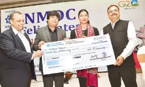 NMDC felicitates boxing champ Nikhat Zareen
