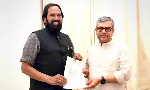 N Uttam Kumar Reddy and Union Minister for Railways Ashwini Vaishnav