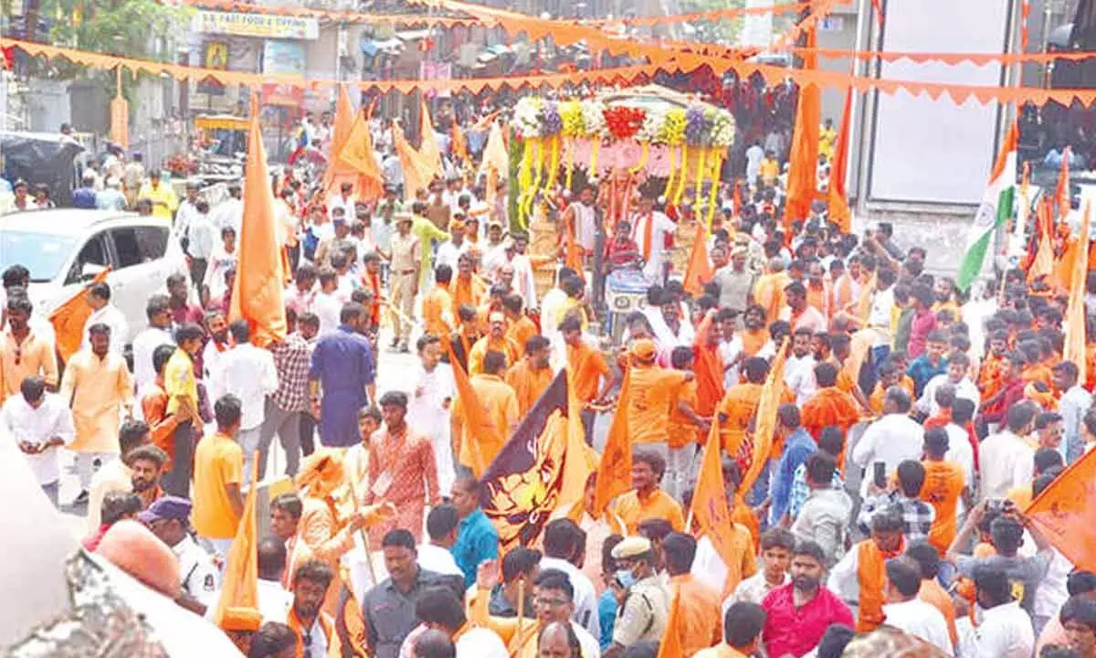 City soaks in saffron as denzens celebrate Hanuman Jayanthi with pomp