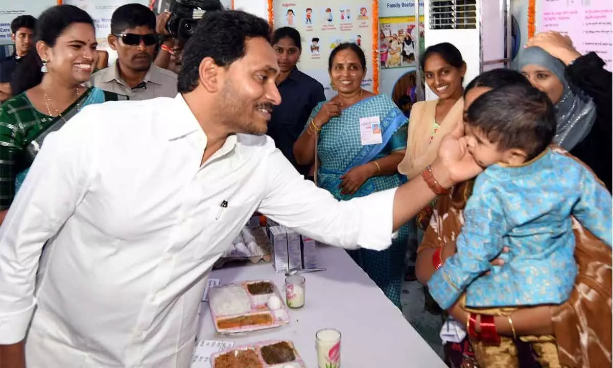 Chief Minister YS Jagan Mohan Reddy at the launch of the Family Doctor Programme at Linganguntla village in Chilakaluripet mandal in Palnadu district on Thursday