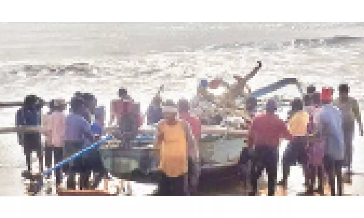 Srikakulam: Migrant fishermen return home