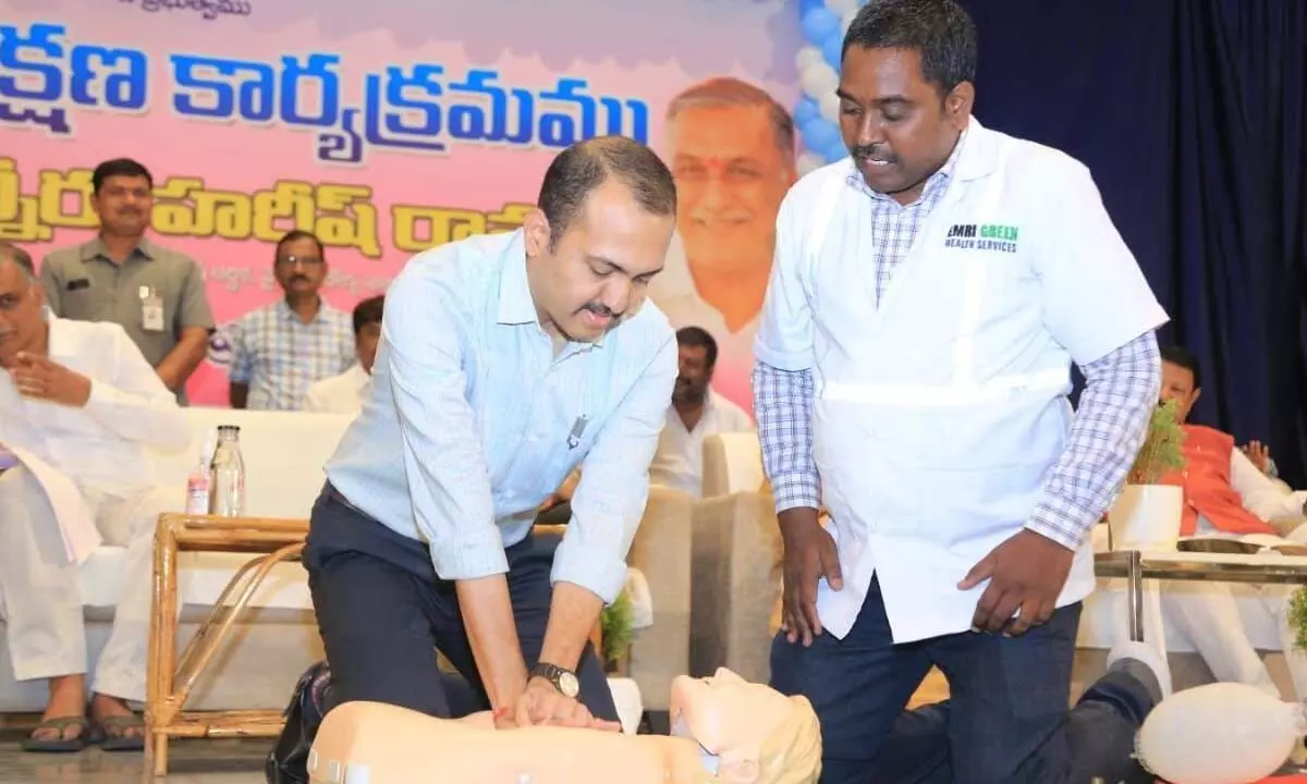 MLC and Collector undergo CPR training