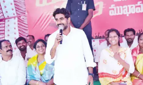 TDP national general secretary Nara Lokesh addressing BCs at a meeting in Singanamala constituency in Anantapur district on Monday