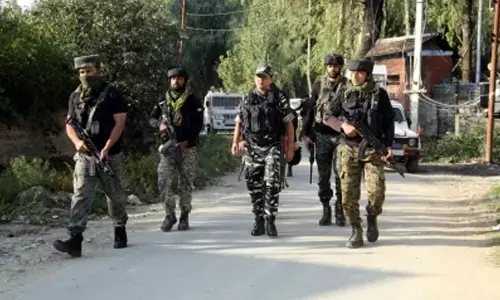 Encounter breaks out at J&Ks Shopian
