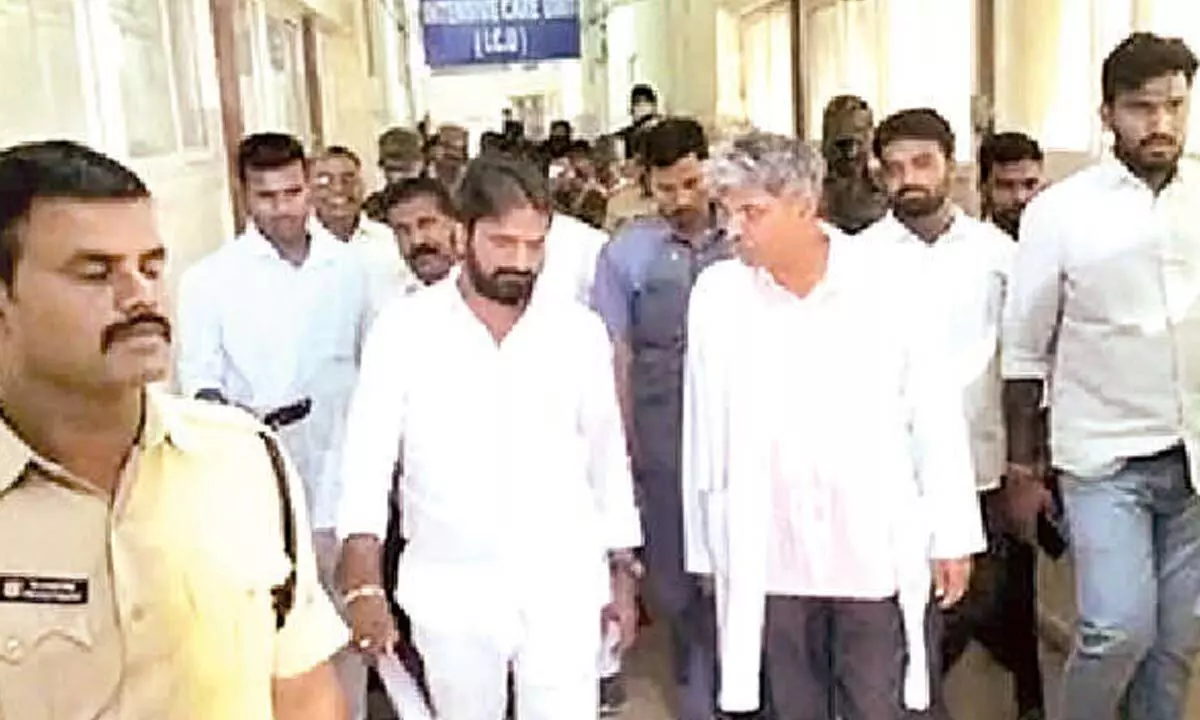 Excise Minister Dr V Srinivas Goud visiting Mahabubangar General Hosptial to see the patients admitted for treatment over complaint of illicit toddy on Wednesday