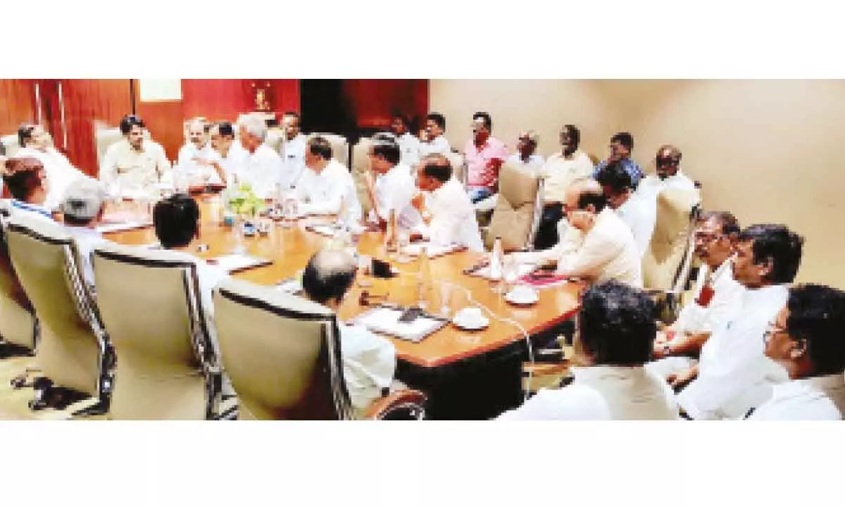 Union minister Faggan Singh Kulaste holding talks with trade union leaders in Visakhaptnam on Thursday