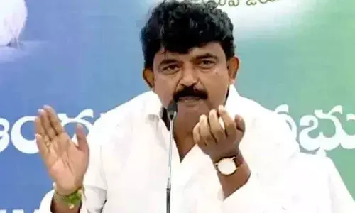Jagan tours forcing govt to act in last minute: Perni
