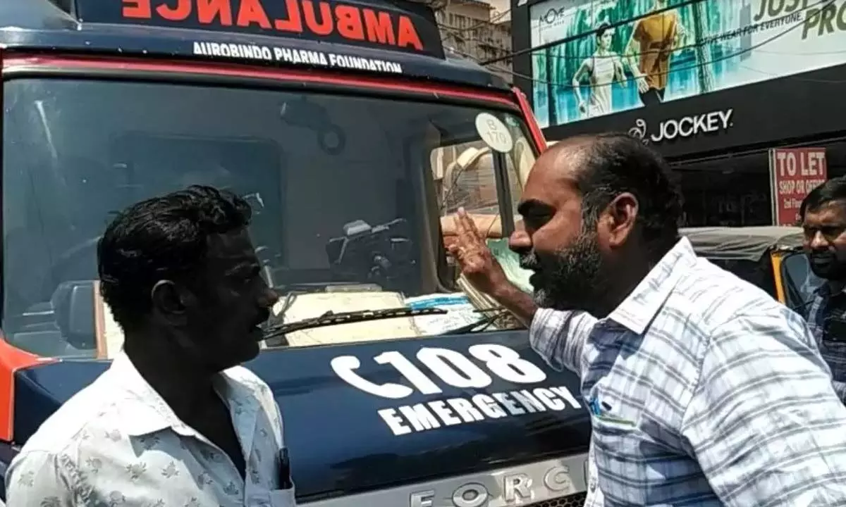 Andhra Pradesh: Man stops ambulance and creates ruckus in road in Nellore