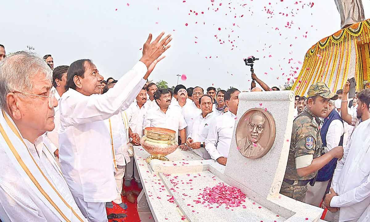 Hyderabad: Galaxy Of Leaders Pay Rich Tributes To DR BR Ambedkar