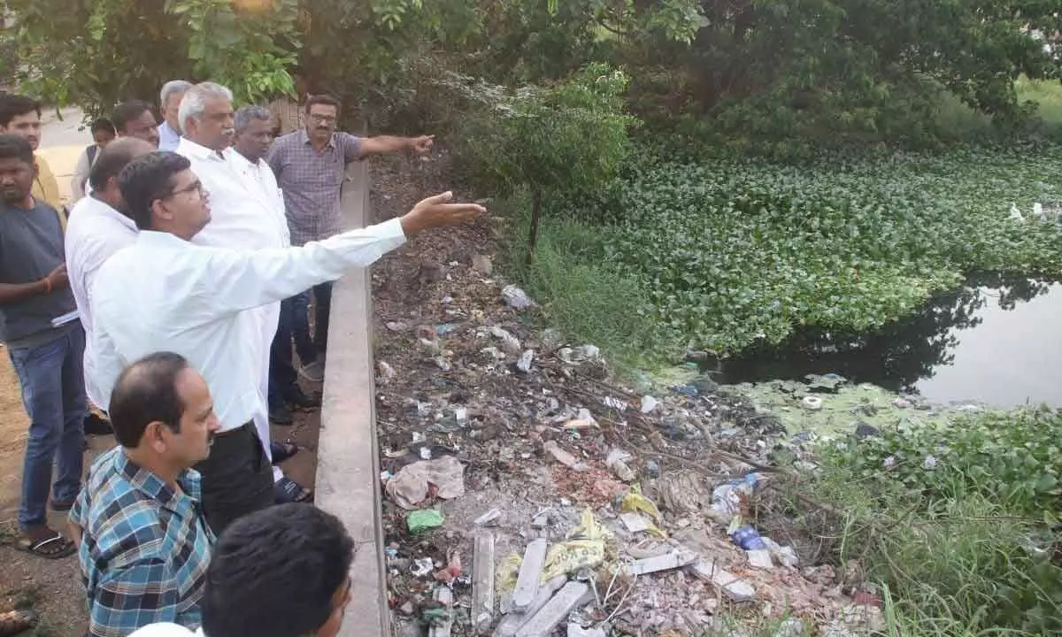 Vijayawada: Speed up the cleaning process of Budameru, officials told
