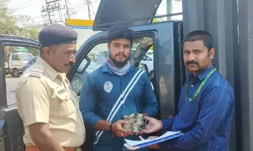 Bengaluru: Auto carrying cash of Rs 1 crore seized