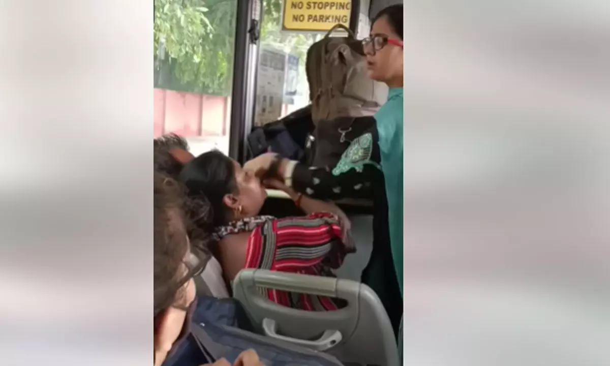 Watch The Trending Video Of Two Women Fighting Ovr Seat In Delhi DTC bus
