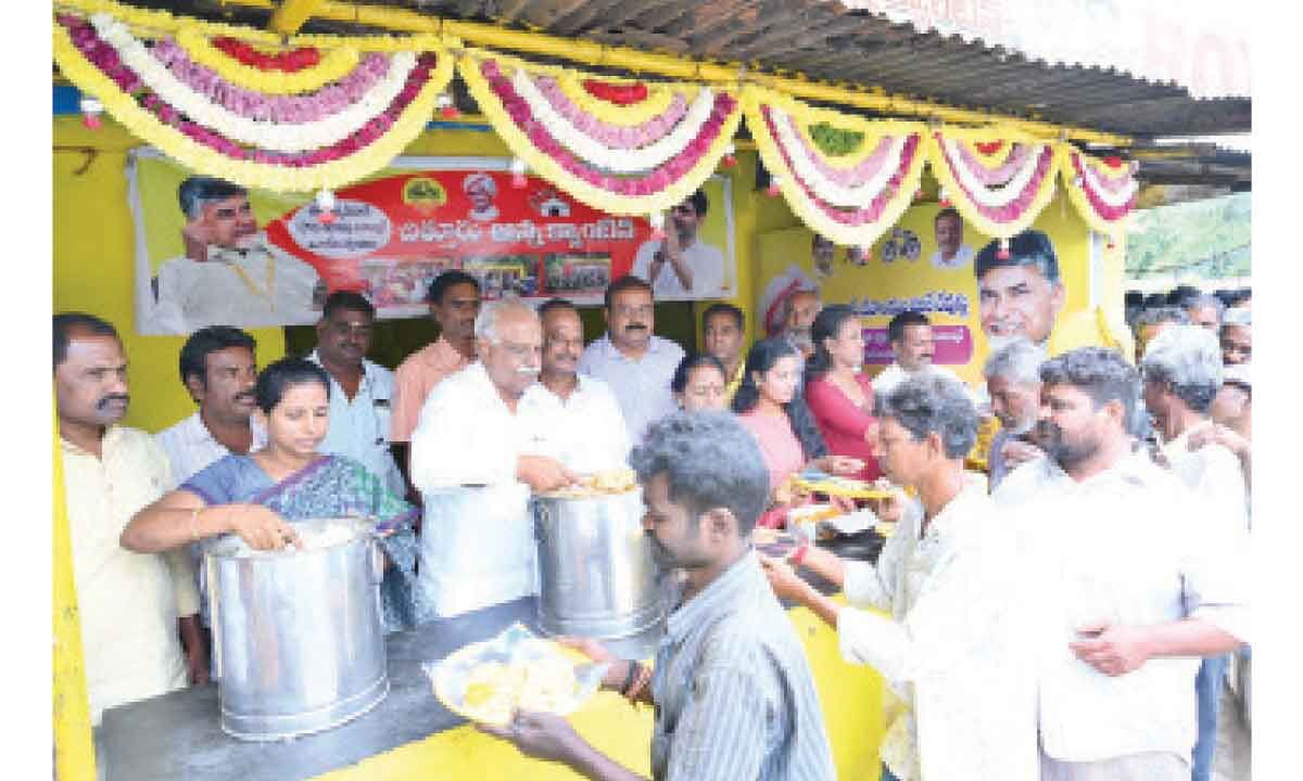 TDP's Anna Canteen draws huge response in Chittoor