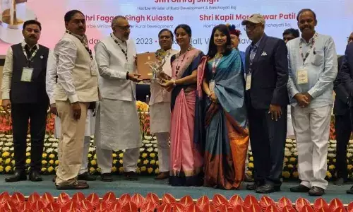 Timmapur mandal in Karimnagar district bagged Nanaji Deshmukh Sarvottam Panchayat Satat Vikas Puraskar Award at the national-level for best performance in nine categories