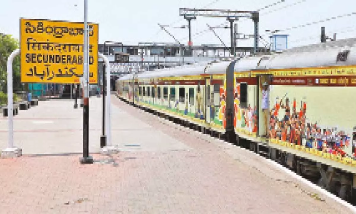 Bharat Gaurav train gets huge response, second yatra chugs off with full capacity