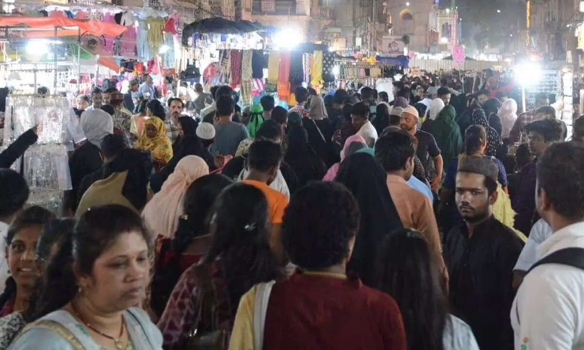 ‘Chand Raat’ sees frenetic shopping across Hyderabad