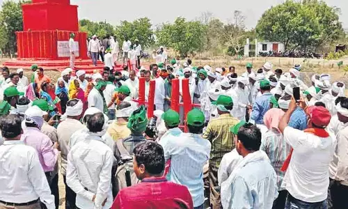 Tribals pay rich tributes to Indravelli martyrs(File photo)