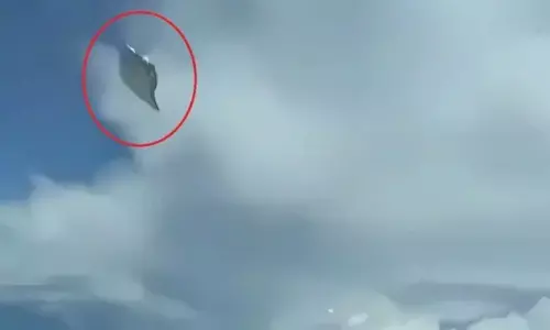Watch The Trending Video Of Pilot Capturing Footage Of Alien UFO