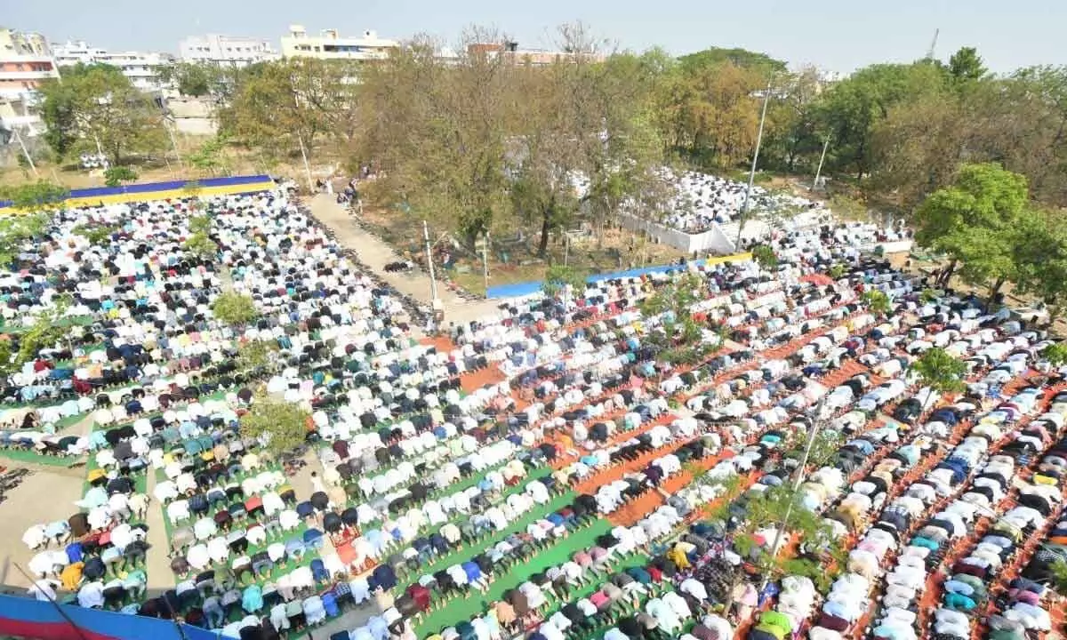 Warangal: Eid marks culmination of Ramzan
