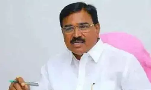 Niranjan slams Eatala for speaking lies