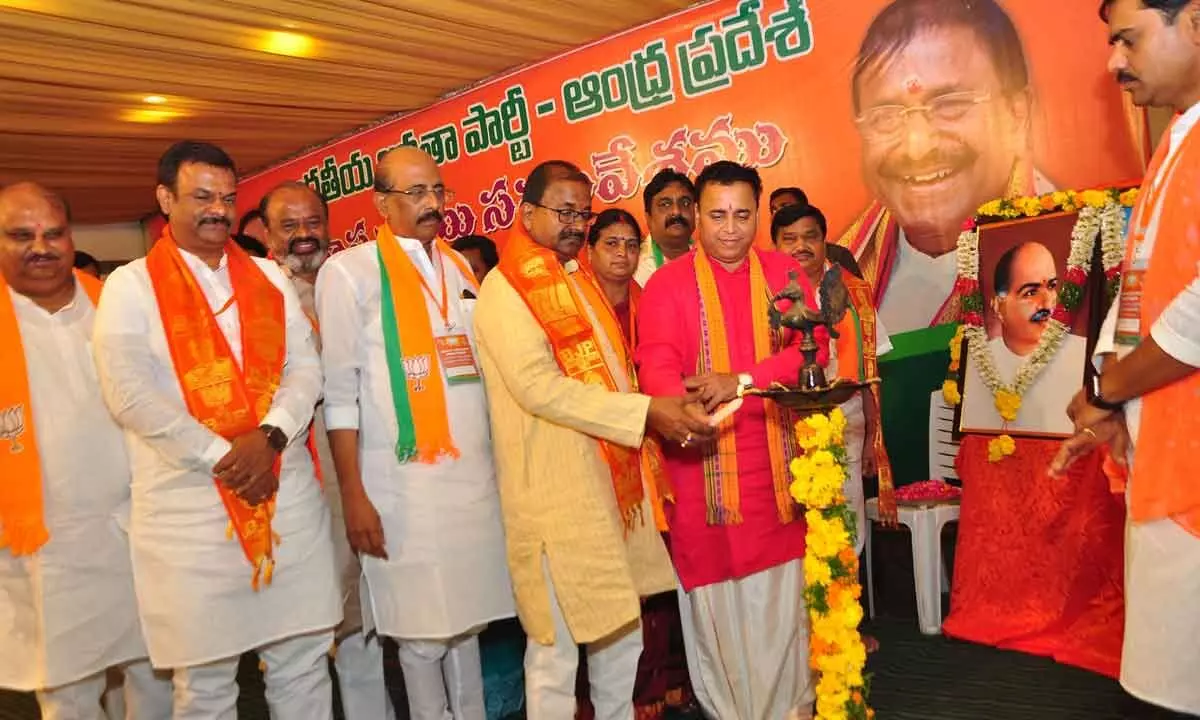 Guntur: Take Jana Sena Party help to fight YSRCP govt, BJP tells leaders