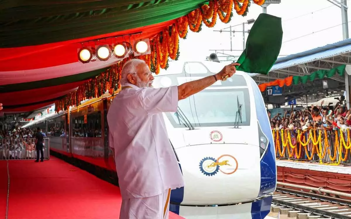 New Delhi: PM Narendra Modi flags off Keralas first Vande Bharat Express train